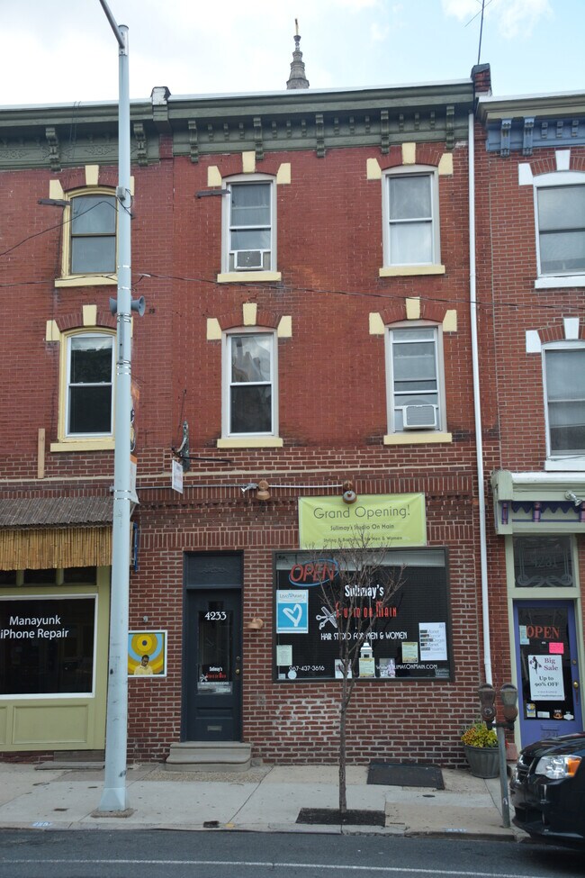 ¡Viva justo en Main St! - 4233 Main St