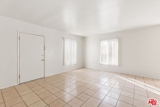 Building Photo - 6532 Brynhurst Ave