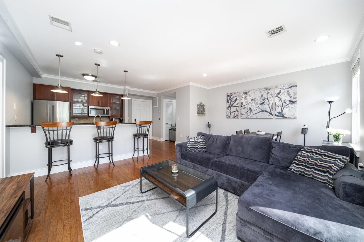 Primary Photo - 264 5th St