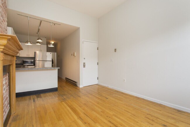 Building Photo - 509 Monroe St