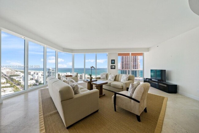 Foto del edificio - 300 S Pointe Dr