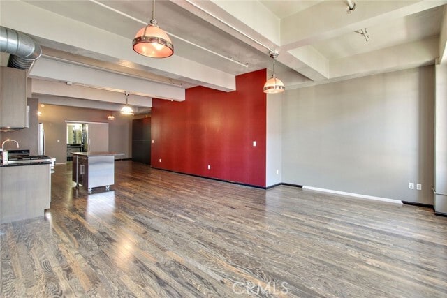 Foto del edificio - 849 S Broadway