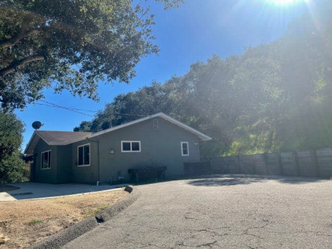 Building Photo - 1656 Bee Canyon Rd