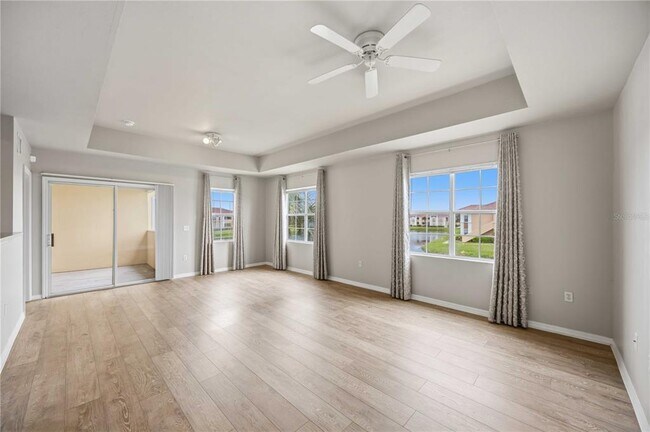 Building Photo - 1025 Villagio Cir