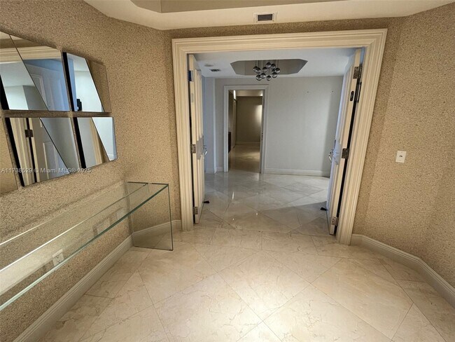 Foto del edificio - 6000 Island Blvd