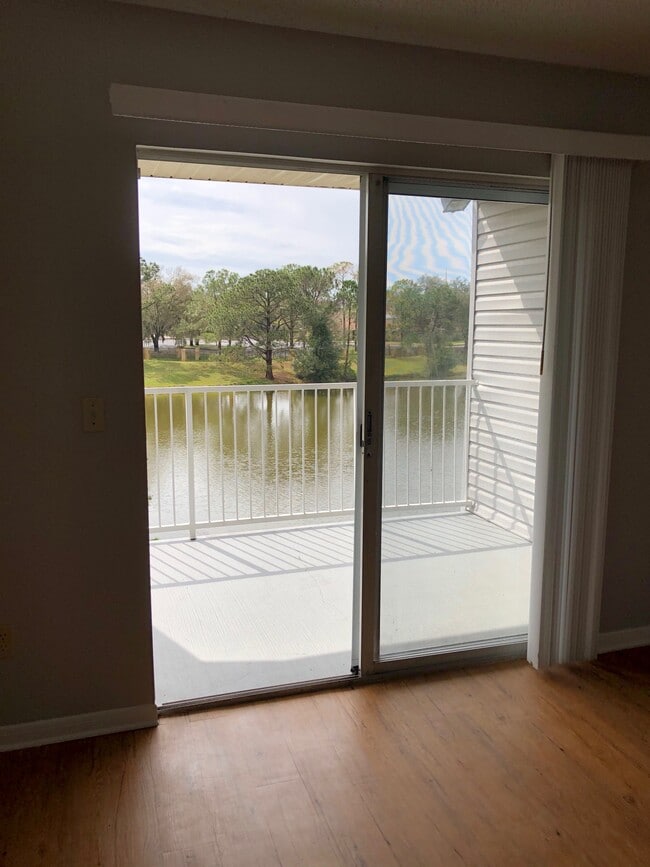 Building Photo - 2508 Grassy Point Dr