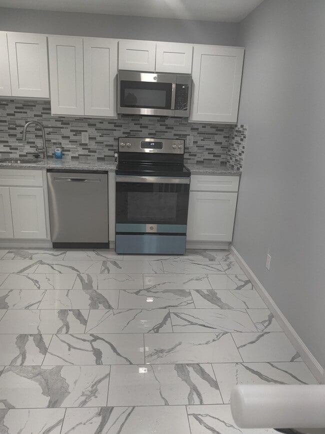 Building Photo - 6055 Ogontz Ave