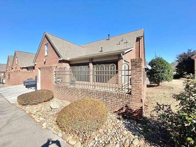 Building Photo - 435 Savannah Village Dr