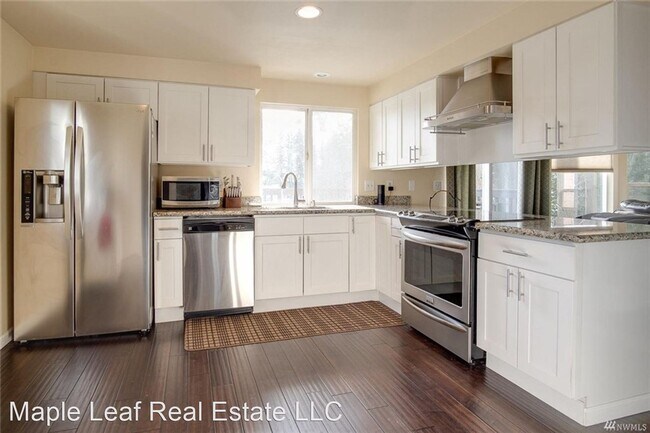 Building Photo - 3 br, 2.5 bath House - 37458 18th Ave S.