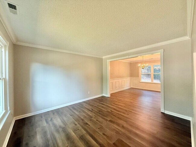 Building Photo - 301 Siena Dr