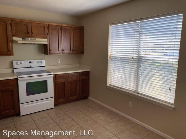 Building Photo - 1056 Fairfax Dr