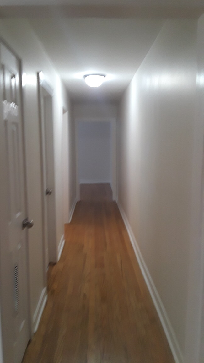 Hallway - 118 N Hamlin Blvd