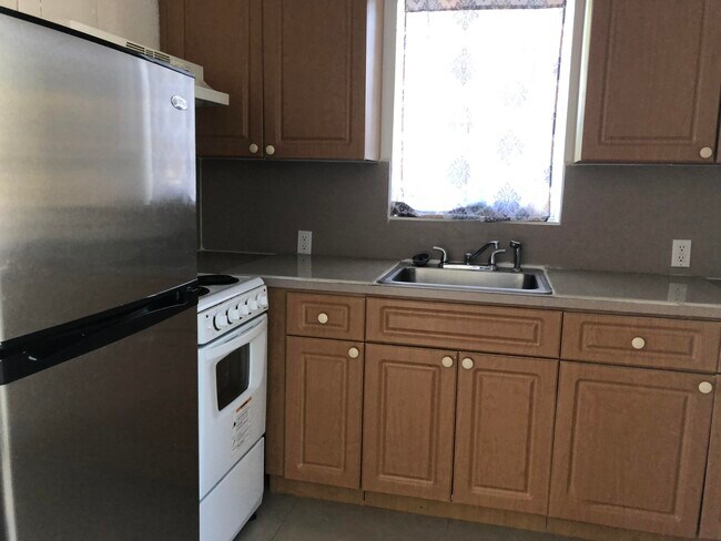Foto del edificio - 2144 SW 17th St