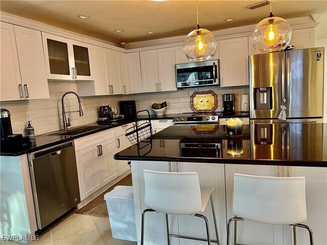 Foto del edificio - 283 Cypress Way W