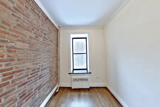 Foto del edificio - 424 W 51st St