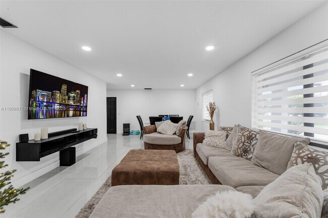 Foto del edificio - 551 SW 127th Ave