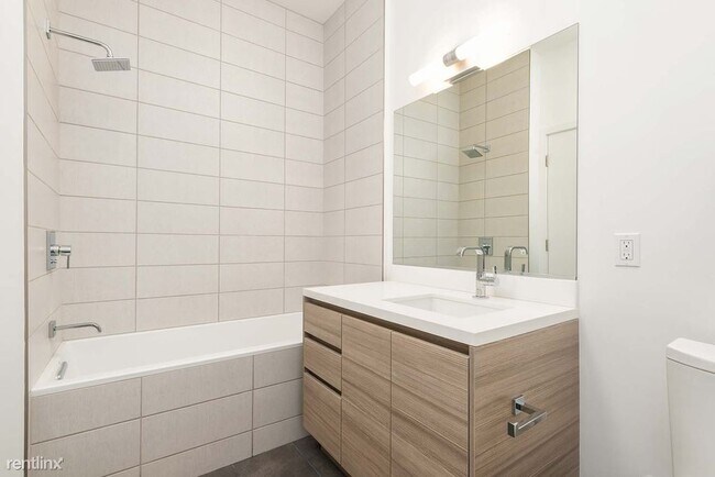 Building Photo - 1 br, 1 bath Condo - 738 Long Bridge St Ap...