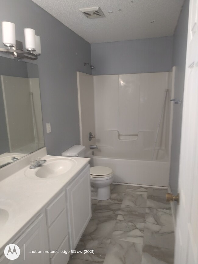 Building Photo - 120 Fox Grove Cir