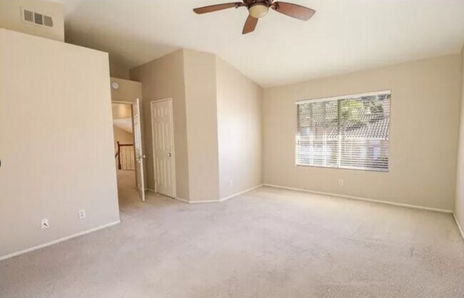 Building Photo - 5 Sanderling Ln