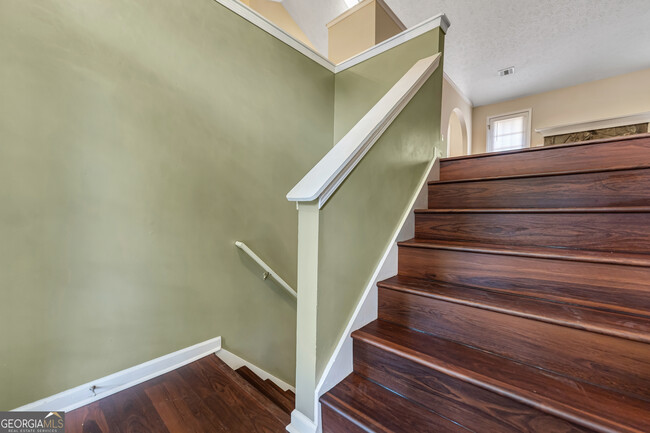 Building Photo - 1510 Twin Manor Dr