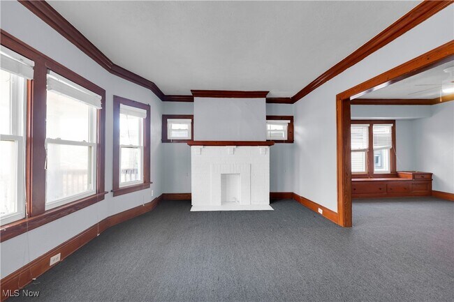 Foto del edificio - 917 Helmsdale Rd