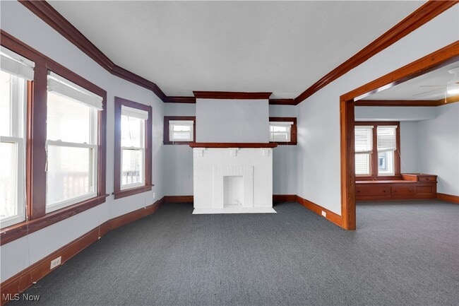 Building Photo - 917 Helmsdale Rd