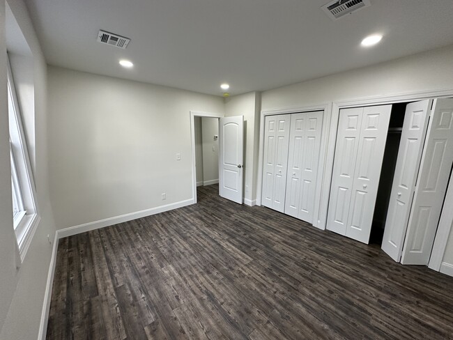 Foto del edificio - 768 Kensington Ave