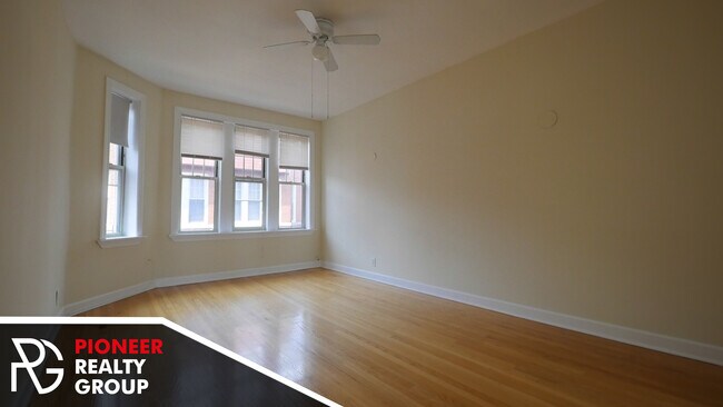 Foto del edificio - 556 W Aldine Ave