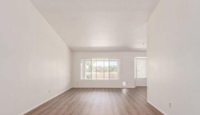 Foto del edificio - 6373 W Irma Ln