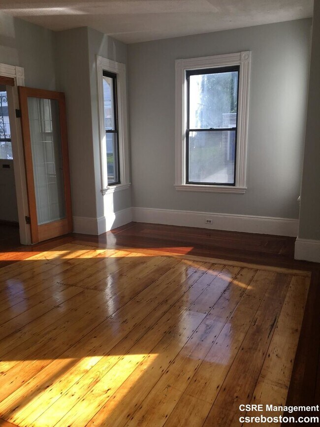 Building Photo - HOT ALLSTON LISTING!!!!