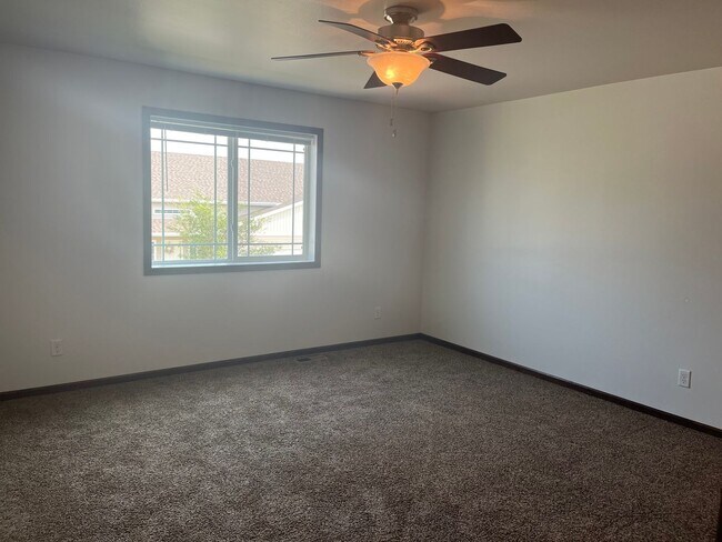 Foto del edificio - 3 Bed 3 Bath Twin Home