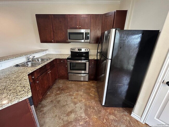 Foto del edificio - 622 Meadow Arbor Ln