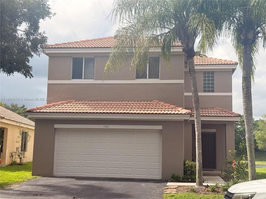 Foto principal - 4361 Dogwood Cir