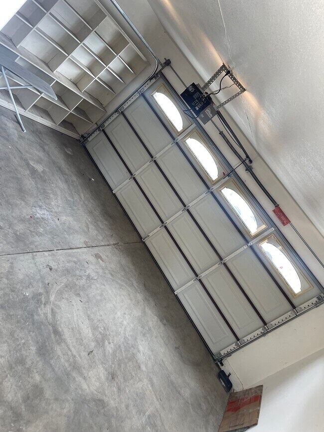 Foto del edificio - 729 N Gage Ave