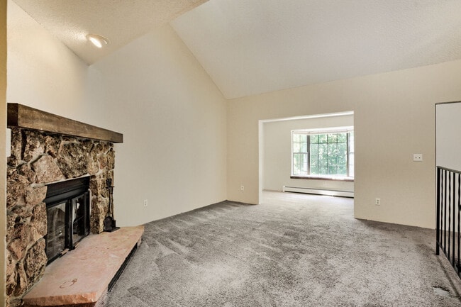Building Photo - 709 20th St