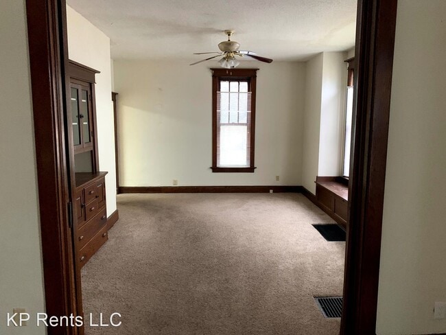 Building Photo - 4 br, 2 bath House - 423 S Grand Ave