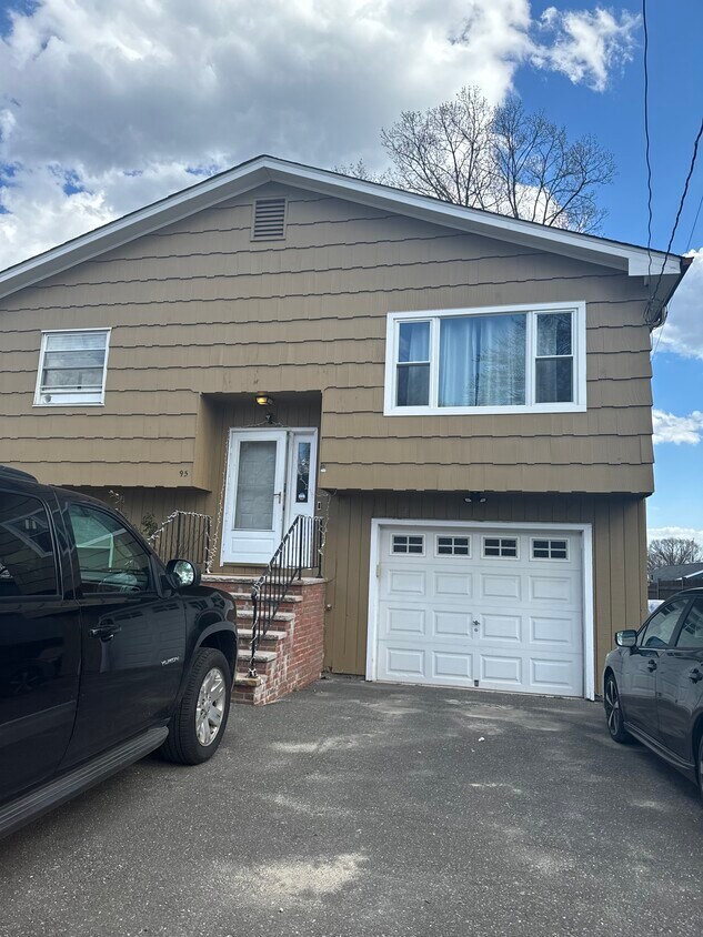 95 Vanguard St, Bridgeport, CT 06606 House Rental in Bridgeport, CT
