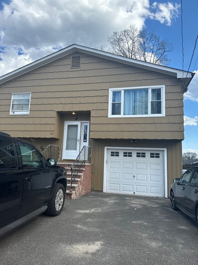 95 Vanguard St, Bridgeport, CT 06606 House Rental in Bridgeport, CT