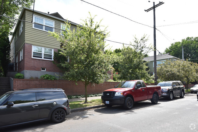 Building Photo - 2480 NW Quimby St