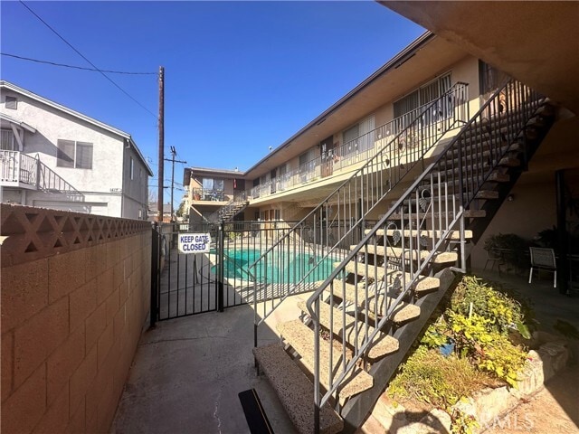 Foto del edificio - 1413 S Almansor St