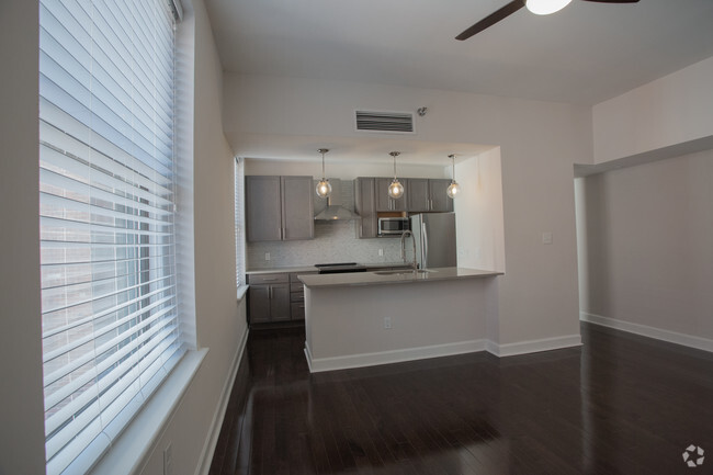 2HAB, 1BA - 1023 ft² - The Fairfax Apartments