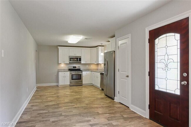 Building Photo - 3 br, 2 bath House - 226 Monsanto Ave