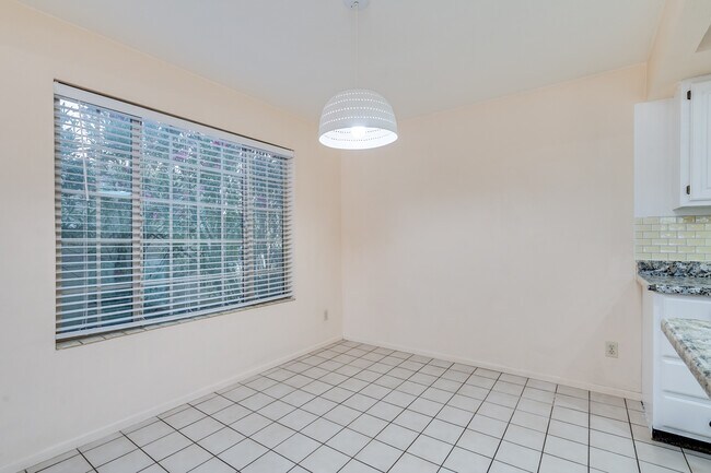 Foto del edificio - 8449 E Agape Dr