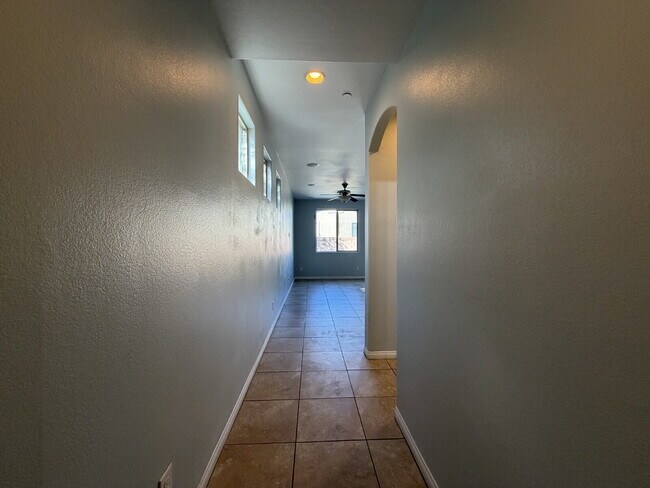Building Photo - 4 BED 2.5 BATH 2 CAR GARAGE SINGLE FAMILY HOME W/ FULLY LANDSCAPED BACKYARD. THIS WAS FORMER MODE...