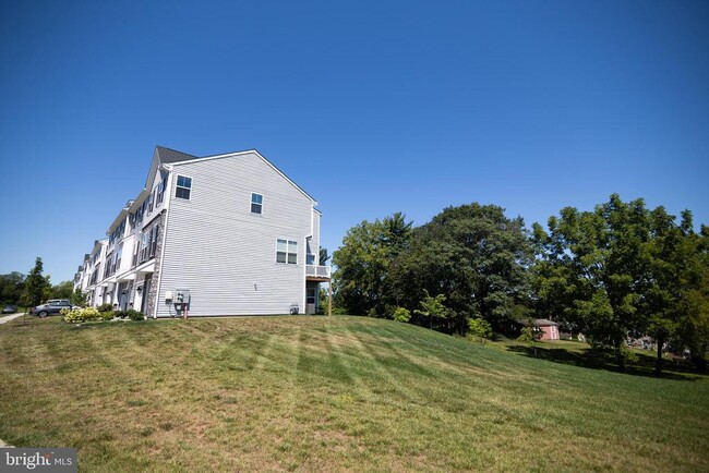 Building Photo - 829 Pecan Rd