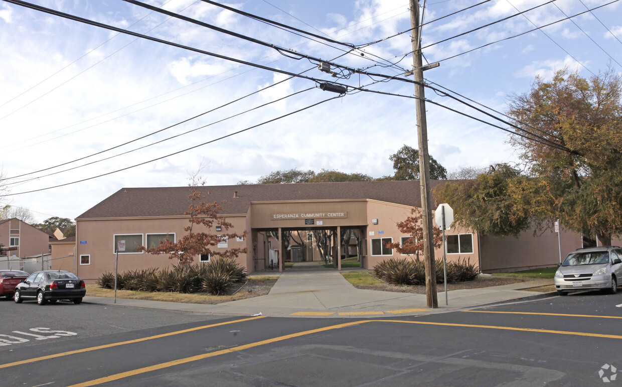 Building Photo - Esperanza Apartments