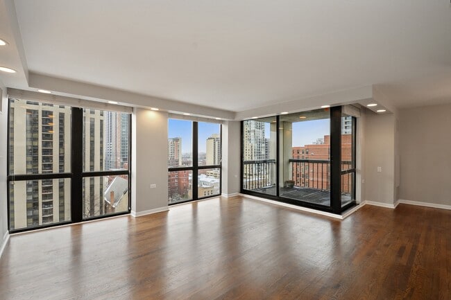 Building Photo - 1122 N Clark St