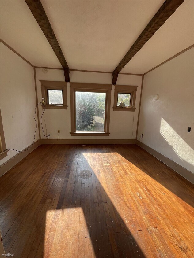 Foto principal - 3 br, 1 bath Duplex - 6 Cedar St Right