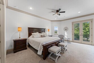 Building Photo - 102 La Vie Dr