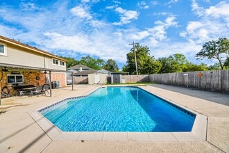 Building Photo - 601 E Castle Harbour Dr